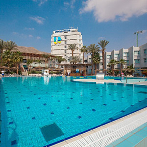 יו קוראל ביץ' קלאב