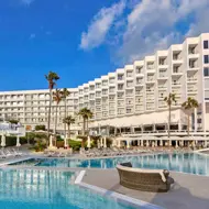 פאפוס: קיץ הכל כלול 