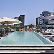 פאבליקה ישרוטל, הרצליה