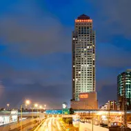 מלון לאונרדו סיטי טאואר, תל אביב