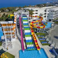 פאפוס: שבועות משפחתי